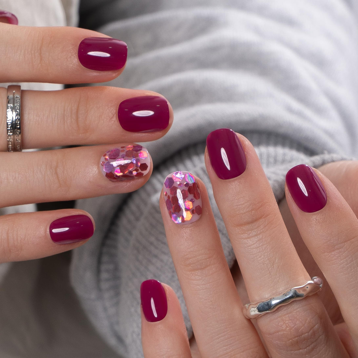 CurvLife Extra Short Square Press On Nails showing natural fit on fingers