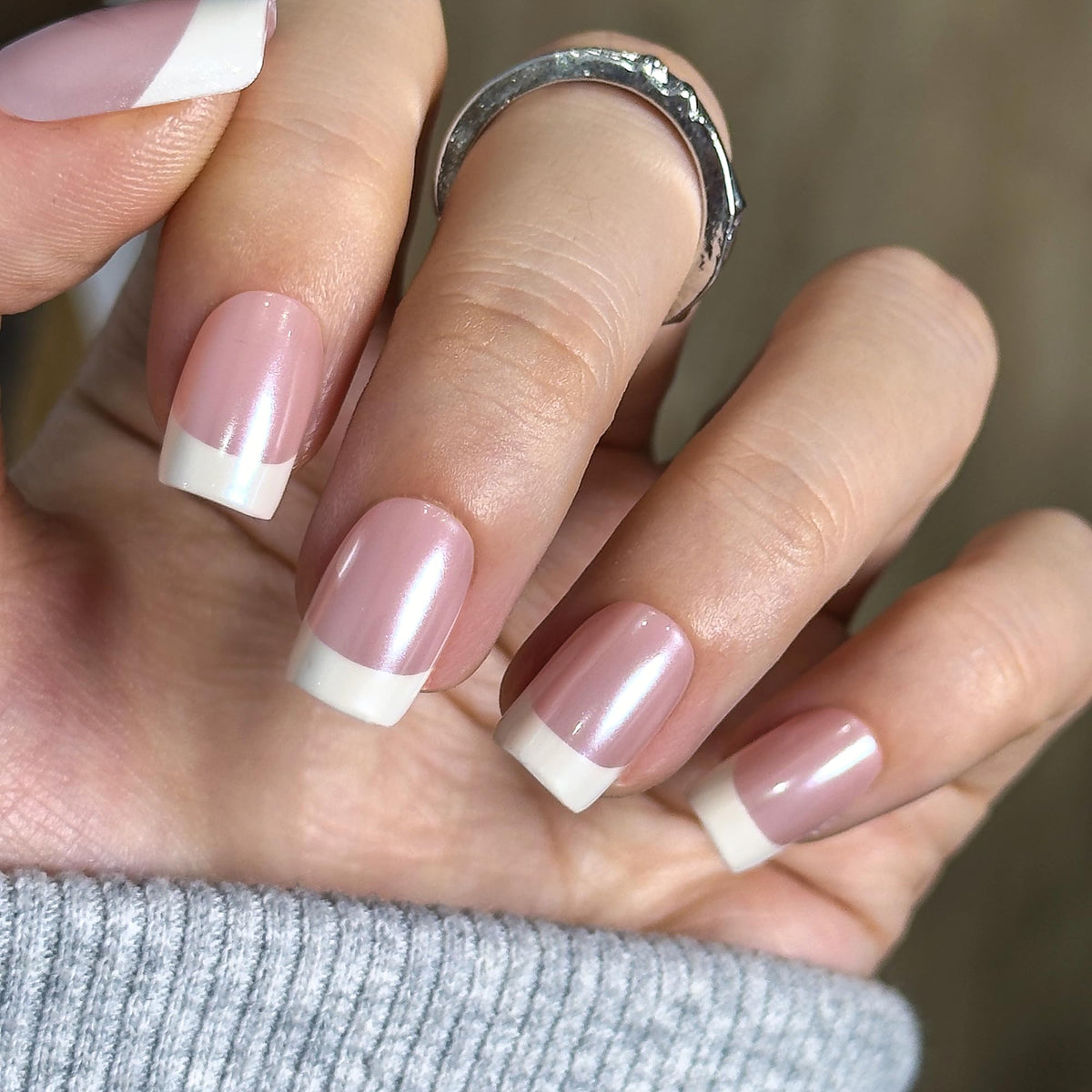 CurvLife press on nails packaging with accessories