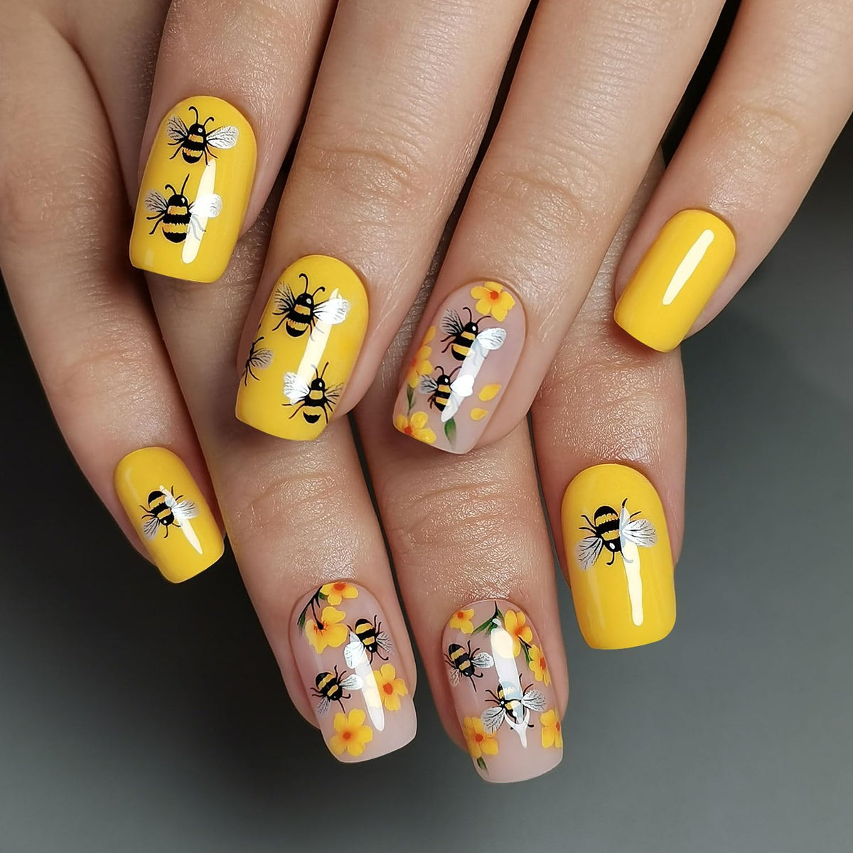 CurvLife press on nails packaging with floral design