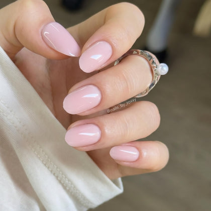 CurvLife Short Oval Press On Nails in Apricot Whisper front view