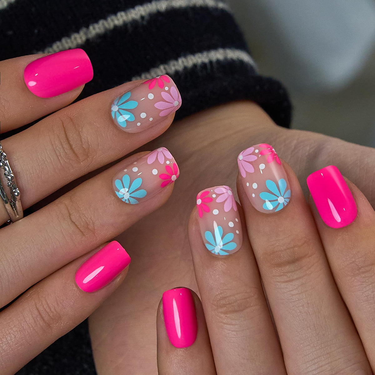 CurvLife Short Square Floral Press On Nails displayed with storage box