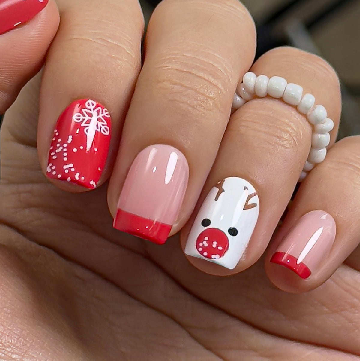 CurvLife Short Square Press On Nails Christmas Deer Red front view