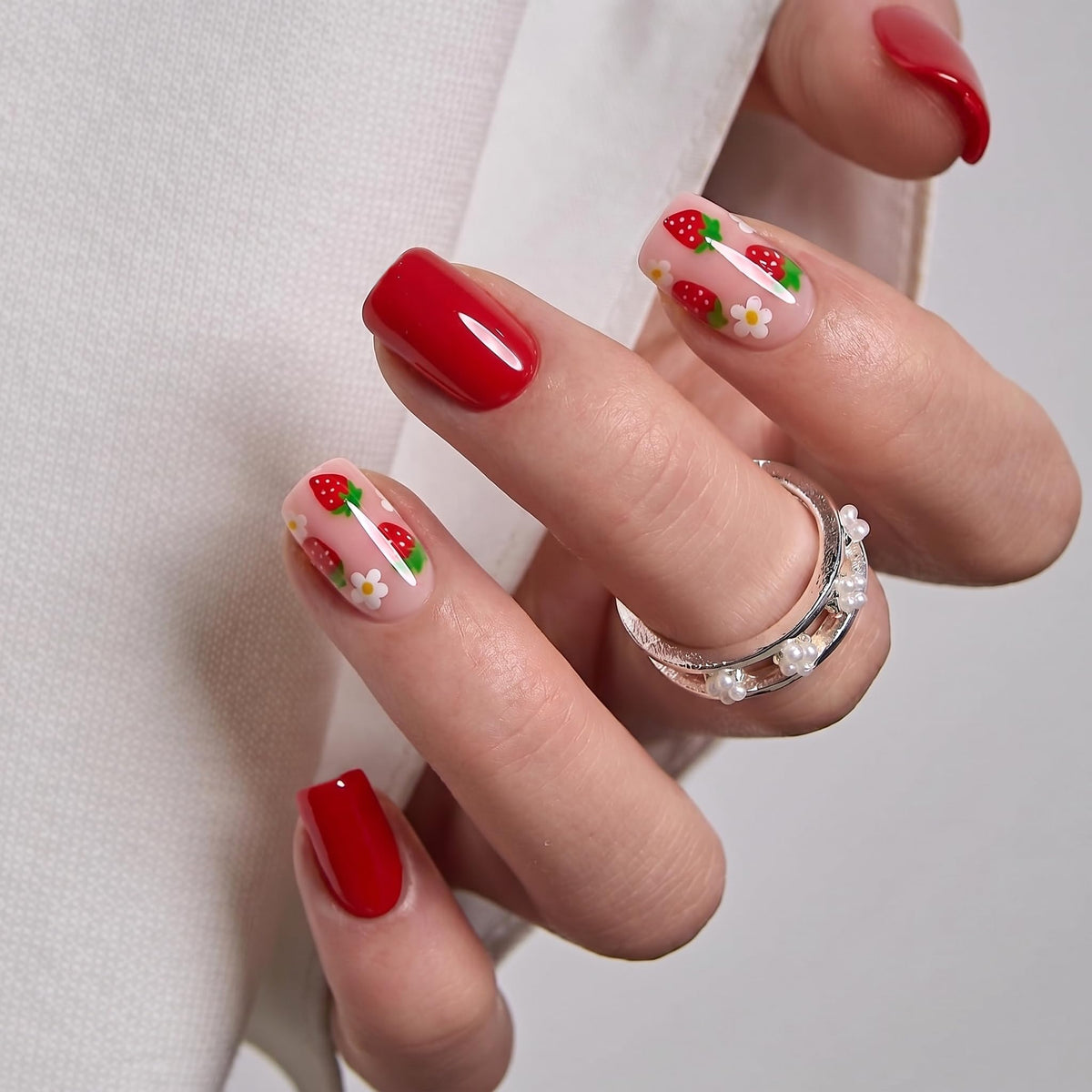 CurvLife Short Square Press On Nails Strawberry Kiss Pink packaging