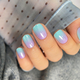 CurvLife Short Squoval Press On Nails light blue front view