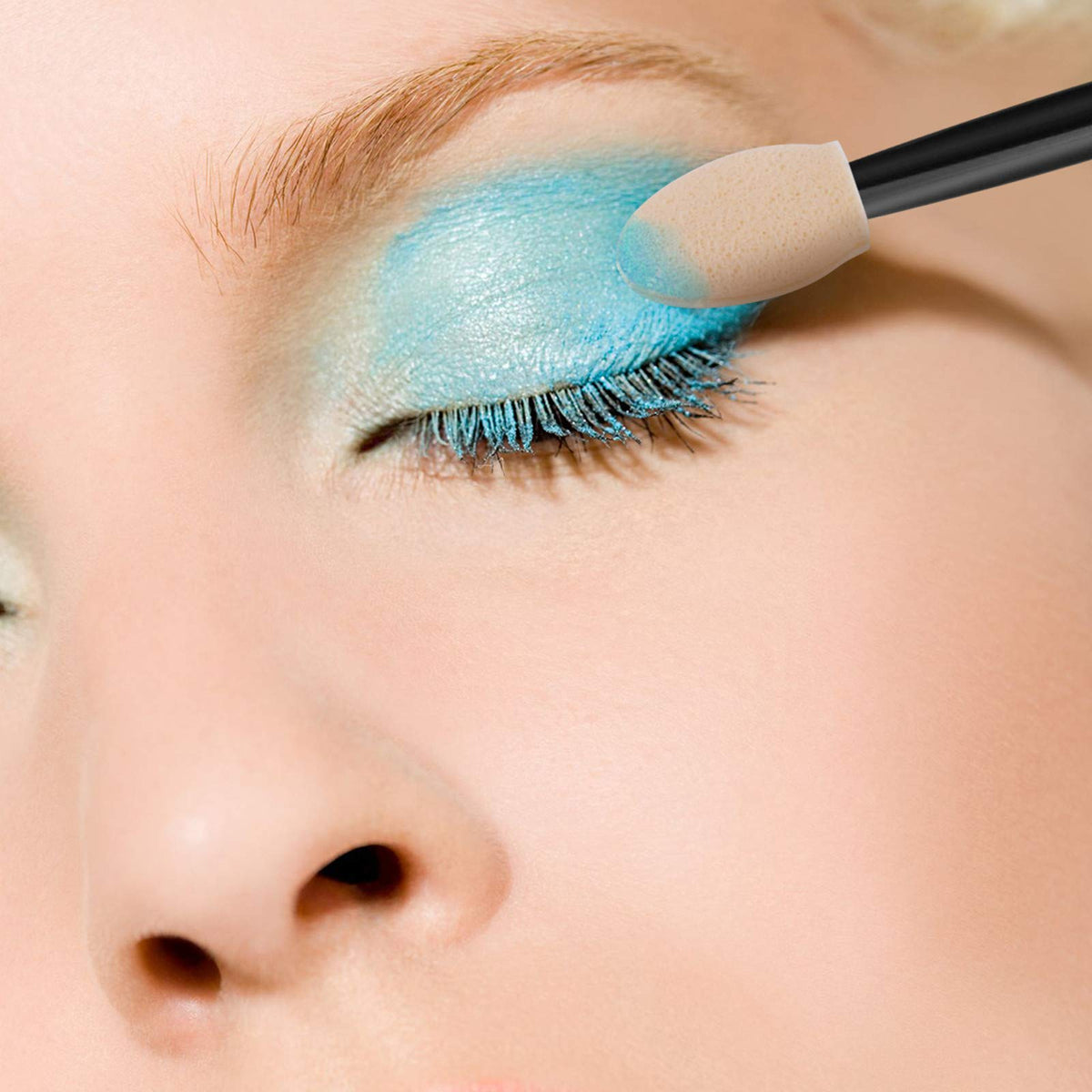 Cuttte applicators with different colour sides
