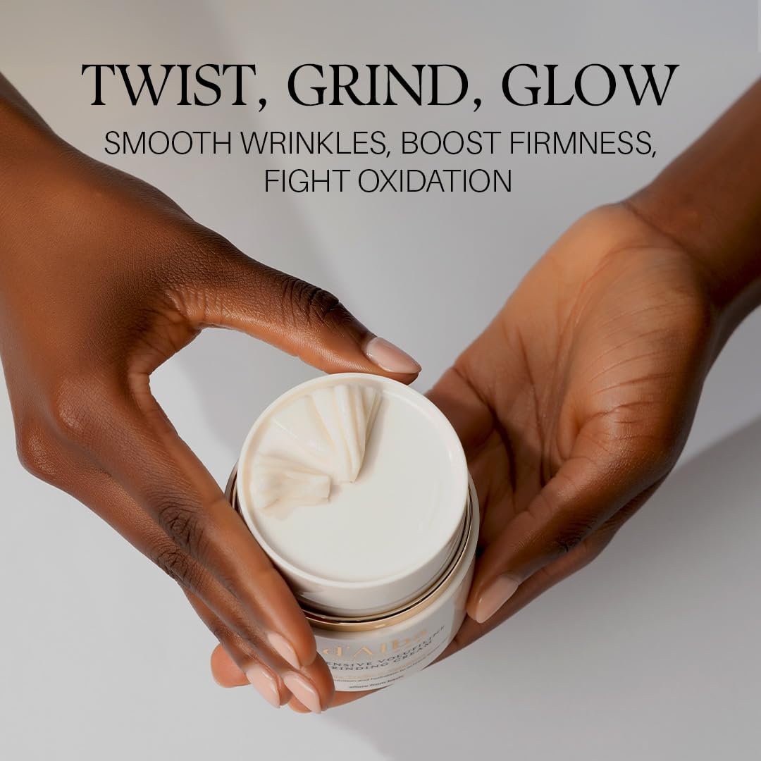 d'alba Piedmont White Truffle Intensive Volufiline Grinding Cream texture close-up