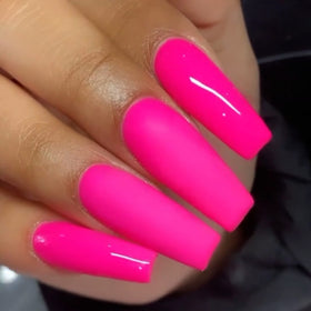 DAISY DND Gel Nail Polish 15ml bottle in vivid pink