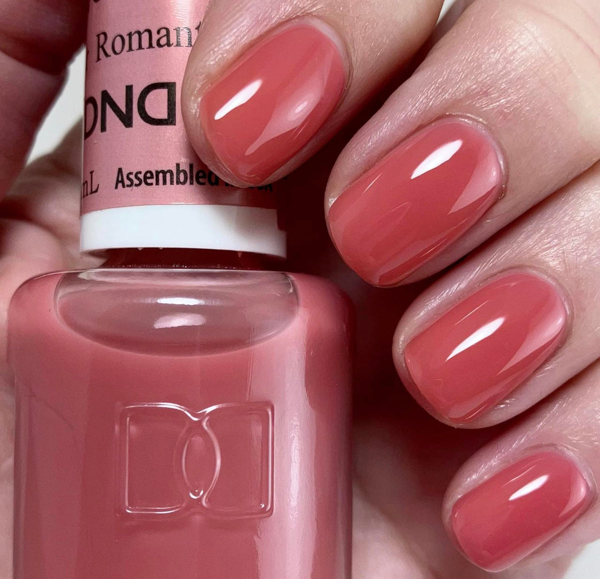 DAISY DND Gel Nail Polish and Lacquer 15ml each