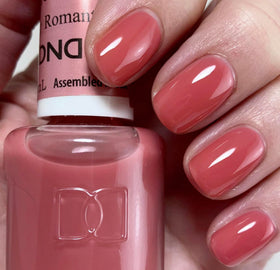 DAISY DND Gel Nail Polish and Lacquer 15ml each