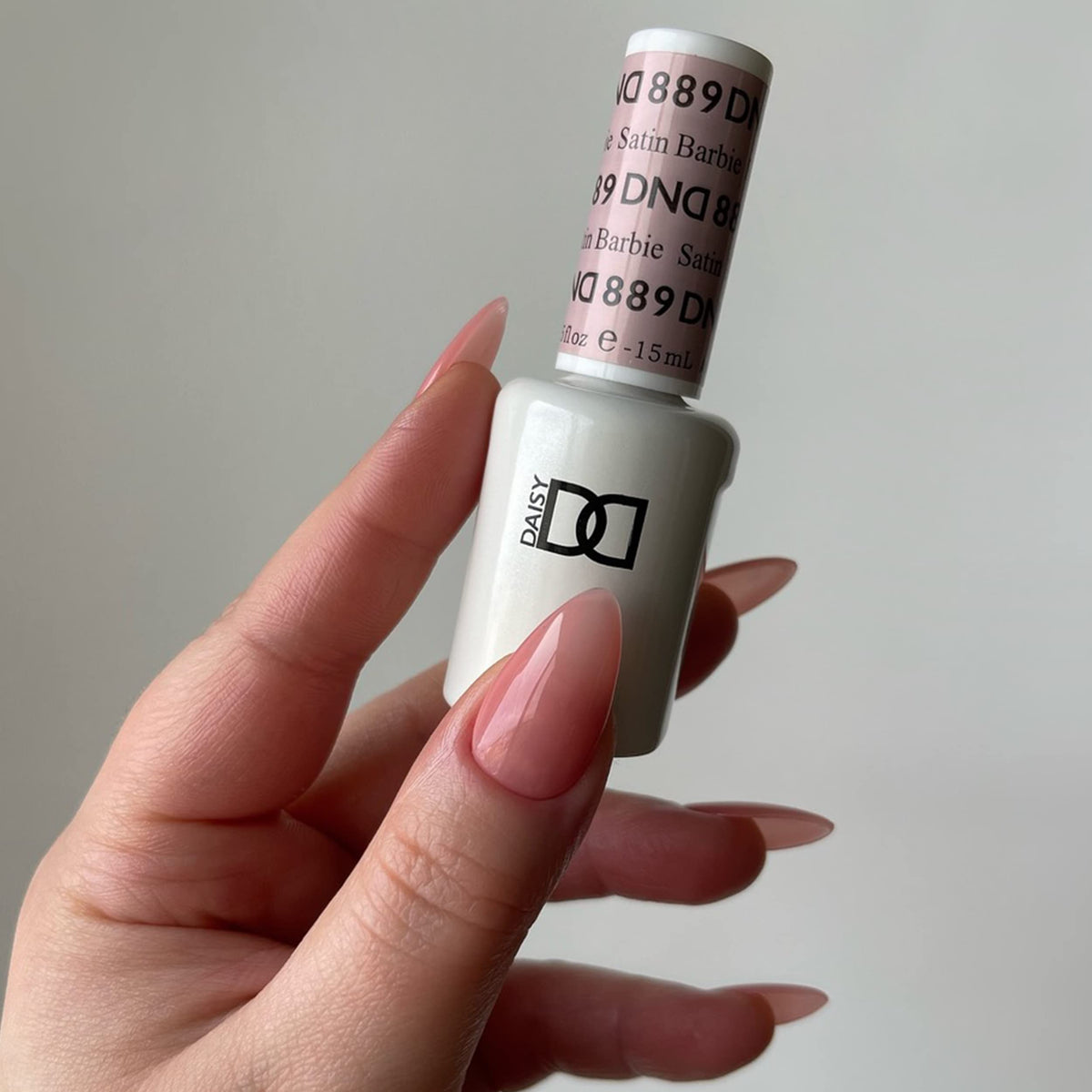 DAISY DND Gel Nail Polish and Lacquer side view