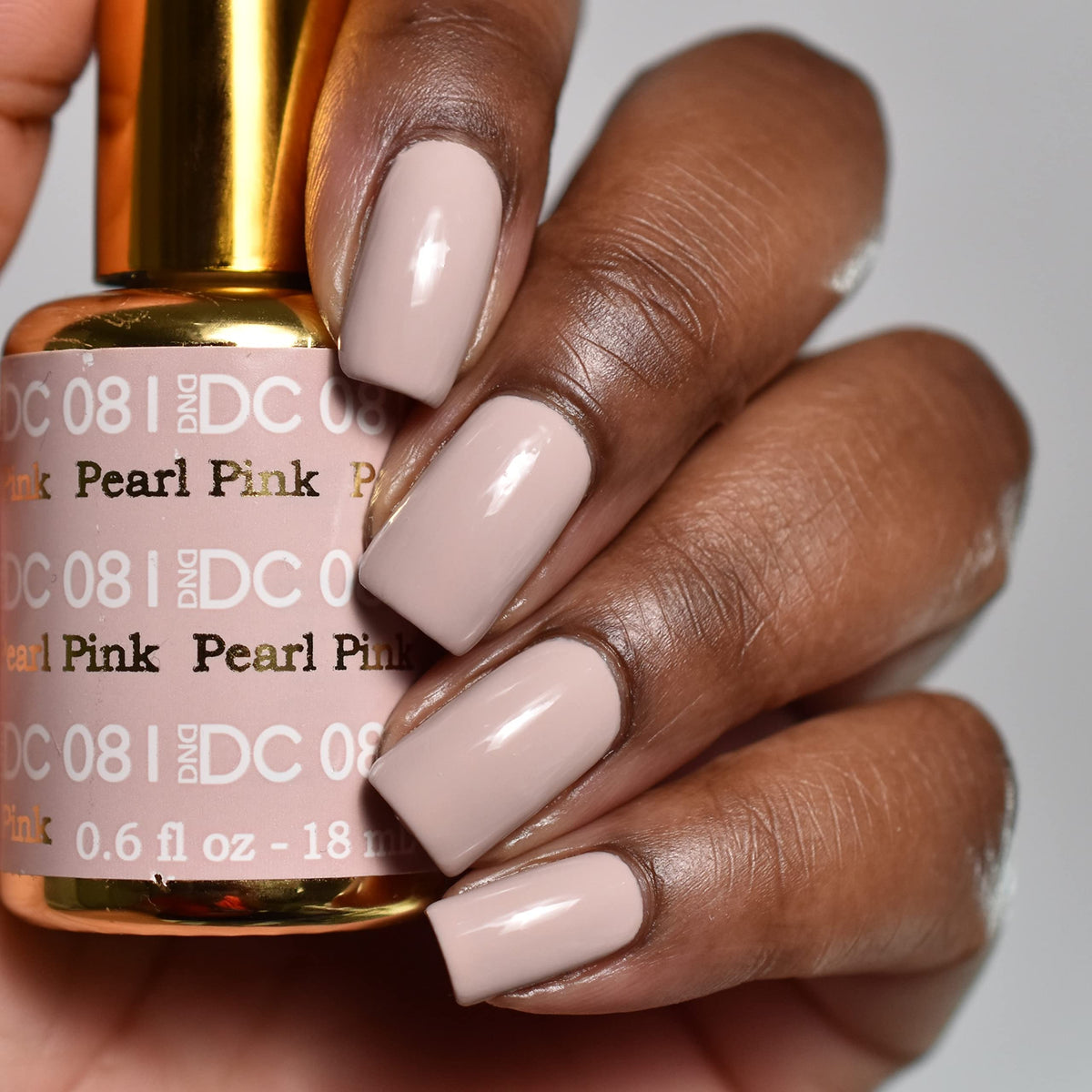 DAISY DND Gel Polish and Lacquer bottles side view