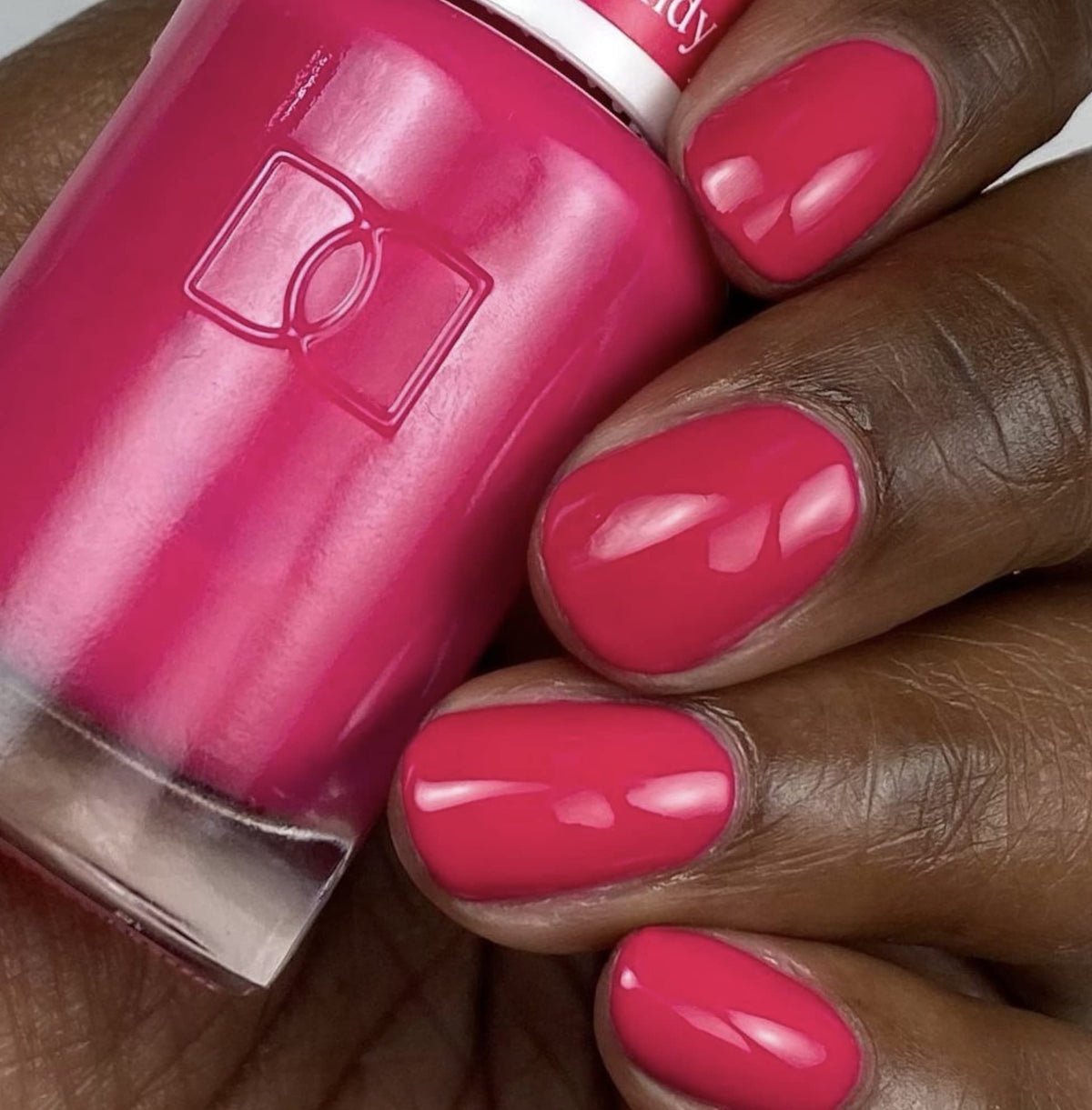 DAISY DND matching Lacquer bottle with pink colour