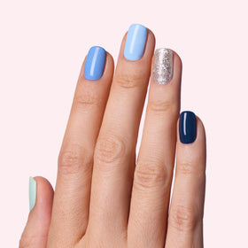 Dashing Diva Gloss Nail Strips showing included prep pads and nail files