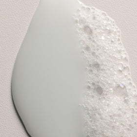 Davines MINU Shampoo close-up of label