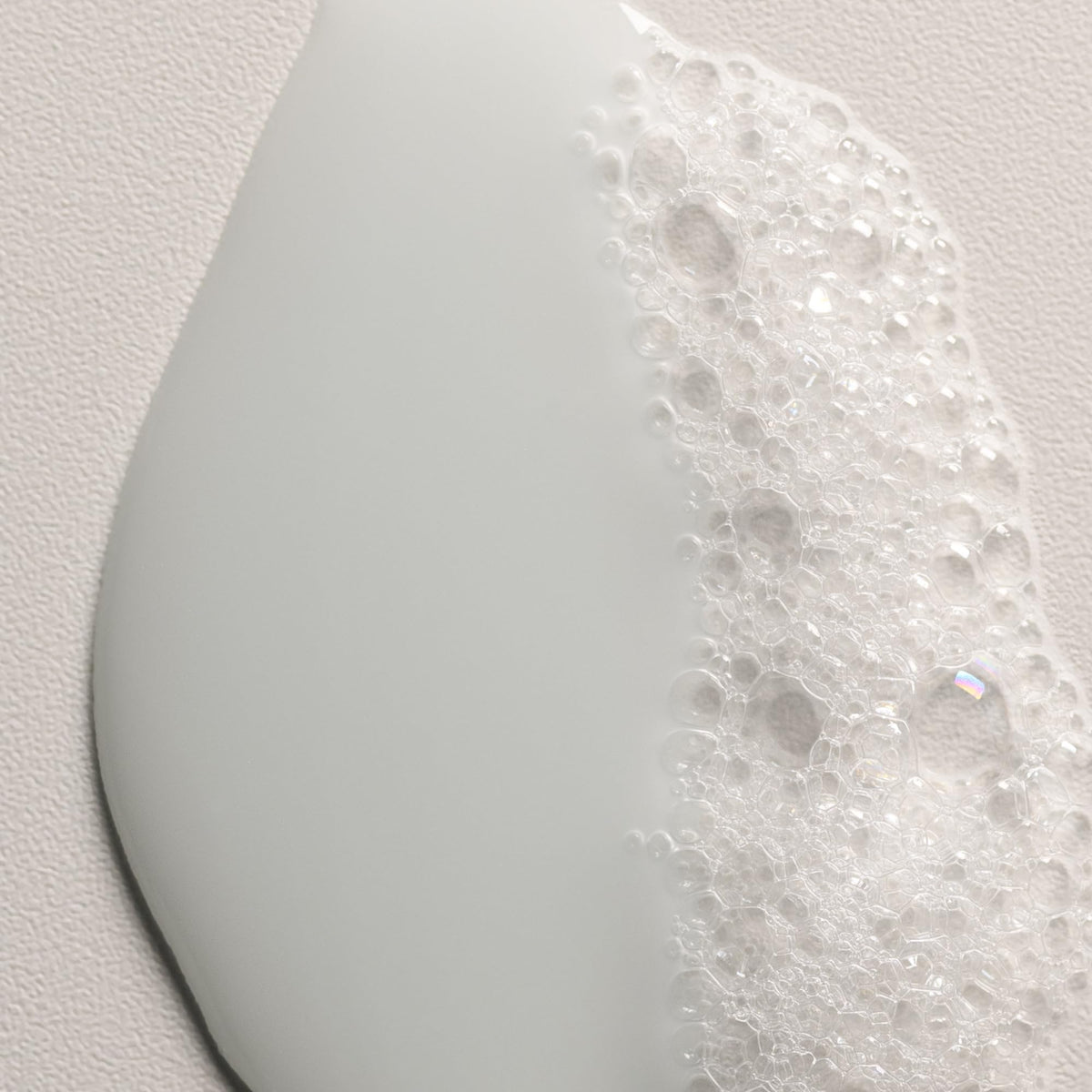 Davines MINU Shampoo refill pouch showing eco-friendly features