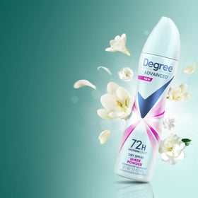 Degree Advanced Antiperspirant Deodorant Dry Spray lifestyle shot in use
