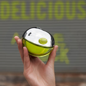 DKNY Be Delicious Eau de Parfum with apple and magnolia flowers