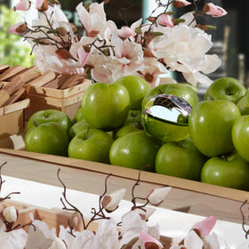 DKNY Be Delicious Gift Set displayed on a festive background