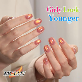 Double Rhythm Cat Eye Gel Polish 15ml Grape Gold in nail art setup