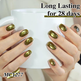 Double Rhythm Cat Eye Gel Polish in a nail art setup