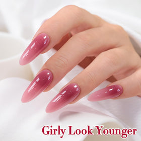 Double Rhythm Gel Polish Light Plum lifestyle shot