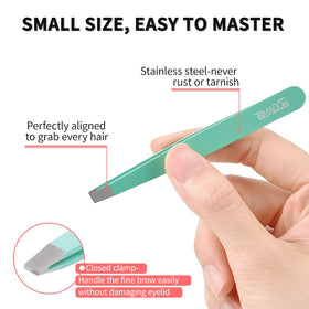 Double-sided eyebrow brush included in the kit