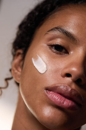 Dr. Hauschka Firming Mask texture on hand