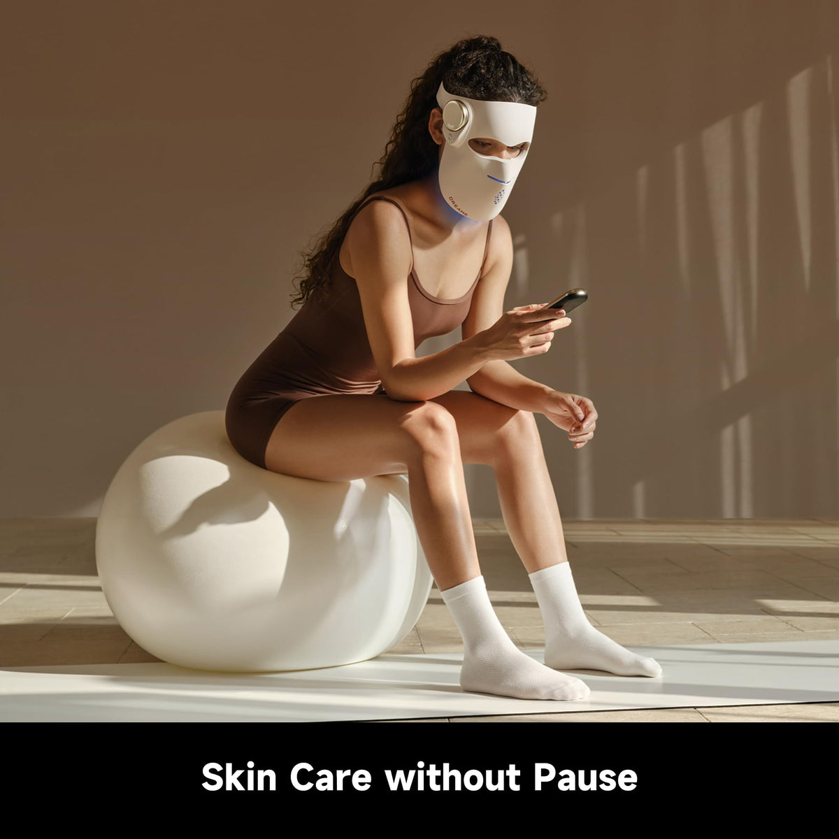 Dreame Chrona Photon Skincare Mask displaying memory settings feature