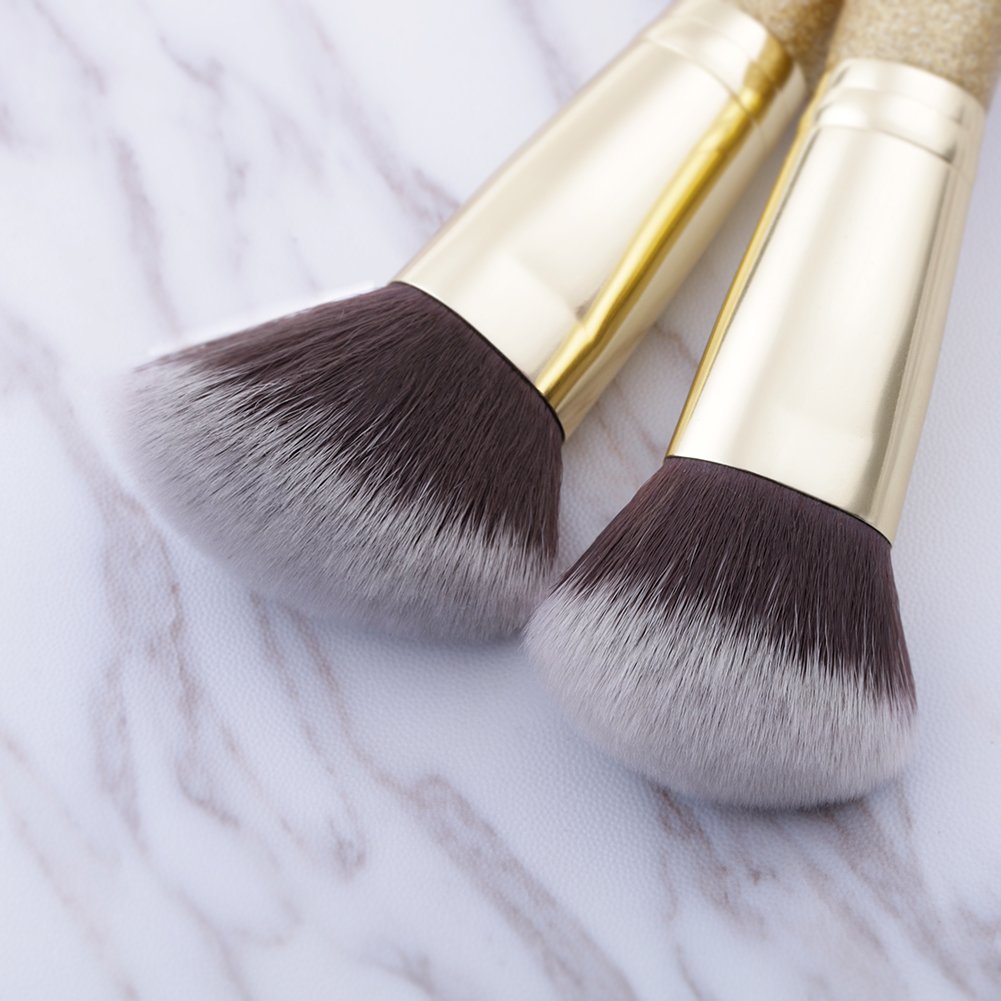 DUcare Double Ended Makeup Brushes in a makeup bag