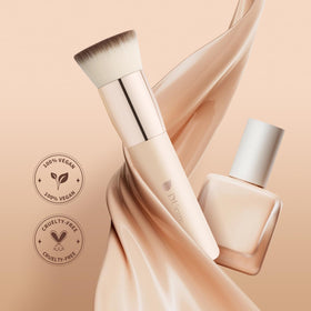 DUcare Foundation Brush with a beautiful brush box