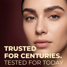 Duo angled brush included with MinaiBrow Henna Kit