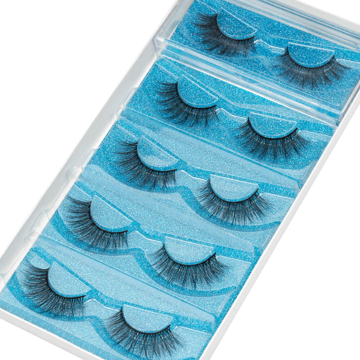 DYSILK Mink Lashes close-up of wispy style