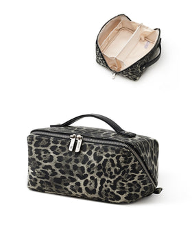 EACHY Travel Makeup Bag in protective packaging