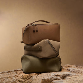 EACHY Travel Makeup Bag khaki in lifestyle setting