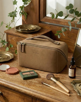 EACHY Travel Makeup Bag khaki packed for travel