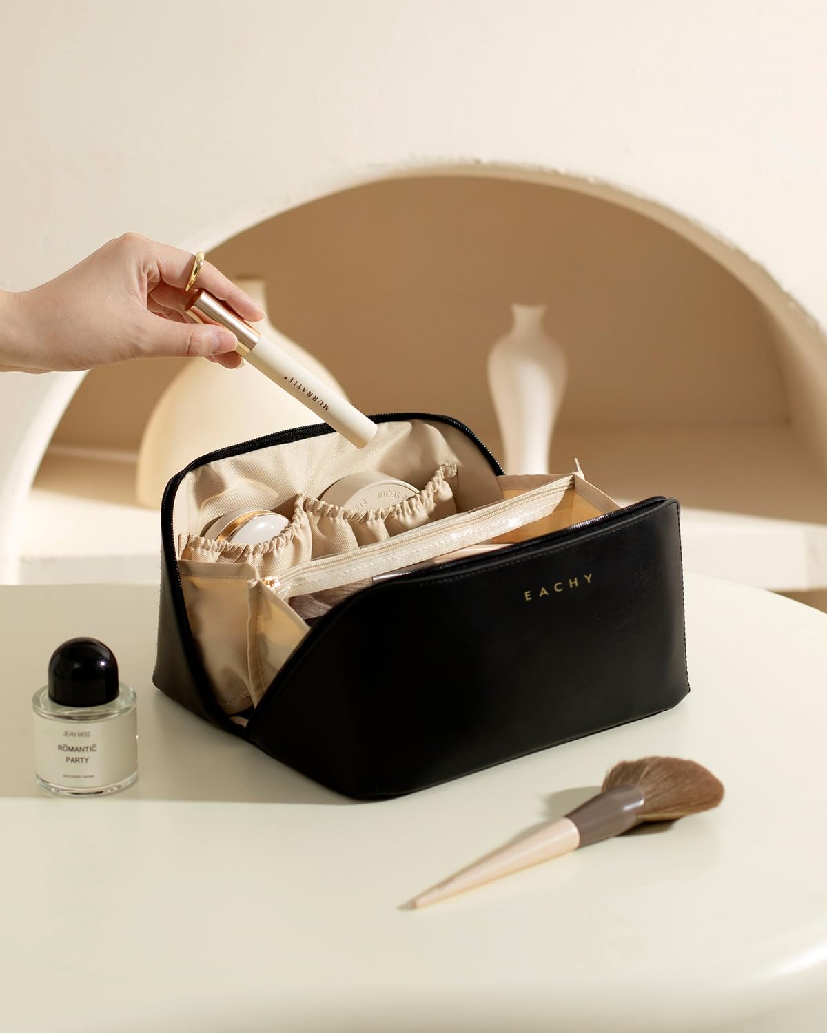 EACHY Travel Makeup Bag packaging display