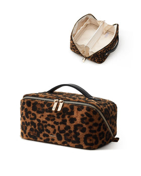 EACHY Travel Makeup Bag protective packaging display
