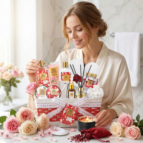 Elegant woven basket used for LILY ROY spa gift set