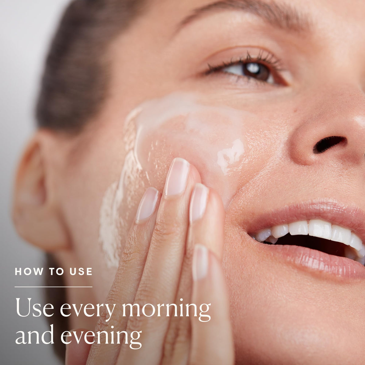 ELEMIS Dynamic Resurfacing Facial Wash 200ml texture close-up