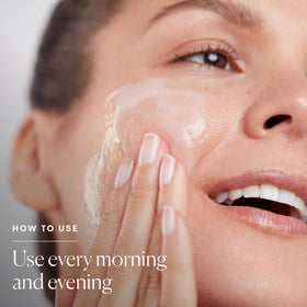 ELEMIS Dynamic Resurfacing Facial Wash 30ml application on hand