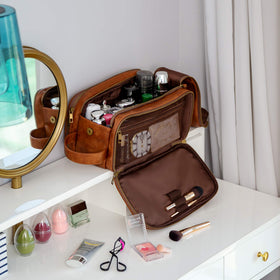 Elviros Travel Toiletry Bag for Men packaging display