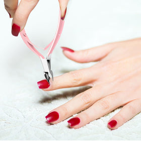 Ergonomic non-slip handle of XUNXMAS cuticle tools