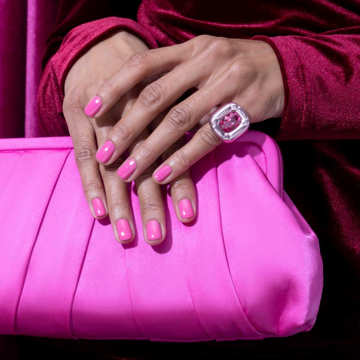 essie Gel Couture nail polish Be Dazzled applied on nails