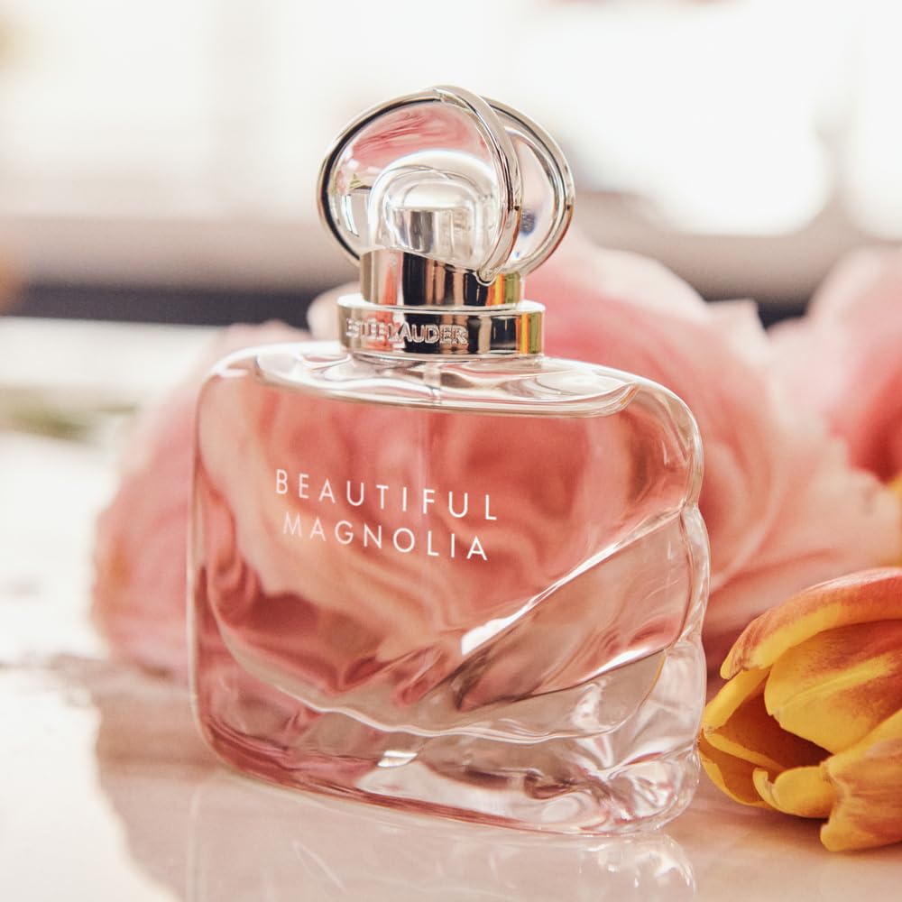 Estée Lauder Beautiful Magnolia Eau de Parfum packaging
