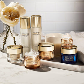 Estée Lauder Revitalizing + Youth Power Cream texture close-up