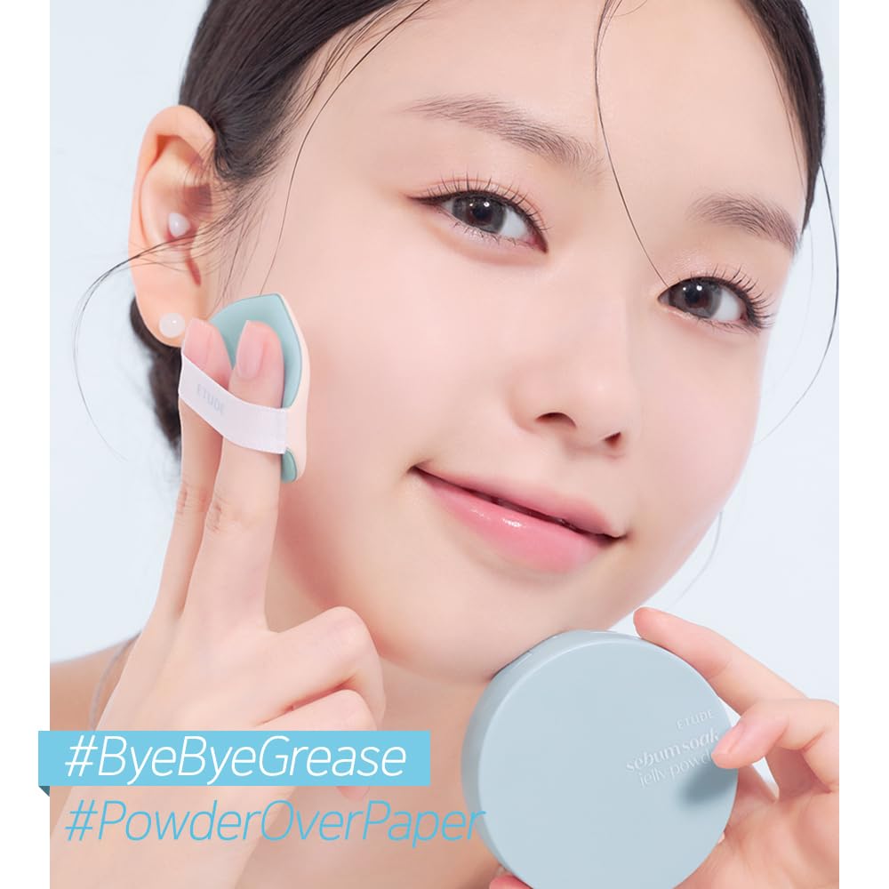 ETUDE Sebum Soak Jelly Pressed Powder applied on skin for matte finish