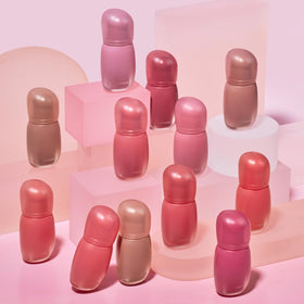 ETUDE Soft Fixing Lip Tint Must Be Love texture on hand