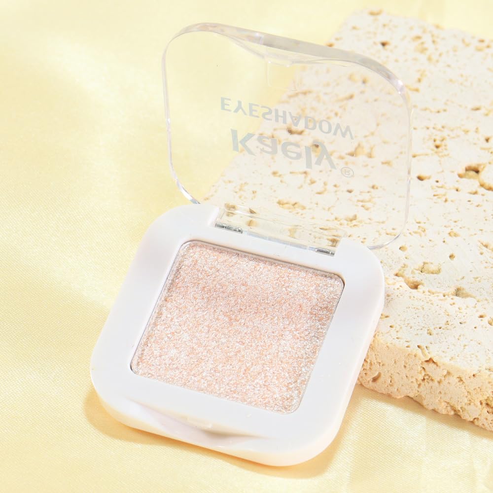 evpct Pear White Shimmer Eyeshadow Palette in hand