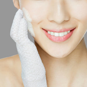 Evridwear Exfoliating Bath Gloves in use during a shower