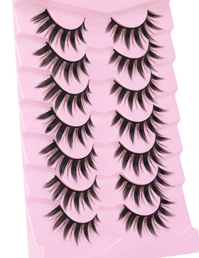 EYDEVRO Manga Anime Lashes in use during cosplay event